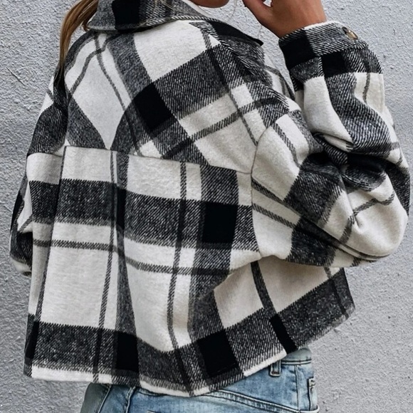 Black and White Plaid Button Down Overcoat in L - Picture 2 of 5